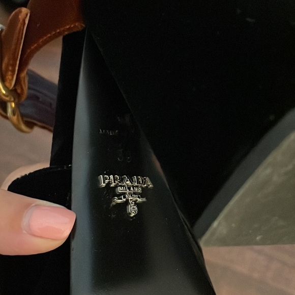 Prada velvet two-toned platform sandals - Picture 5 of 5